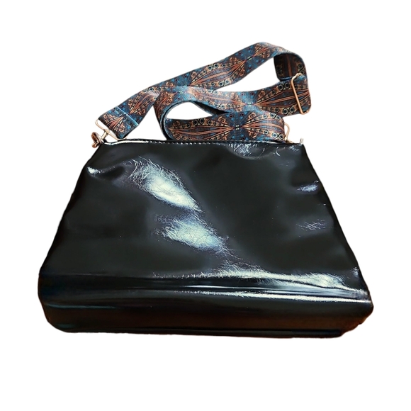 Black Faux Patent Leather Bag & Adustable/Removable Crossbody Guitar Strap - Picture 2 of 3